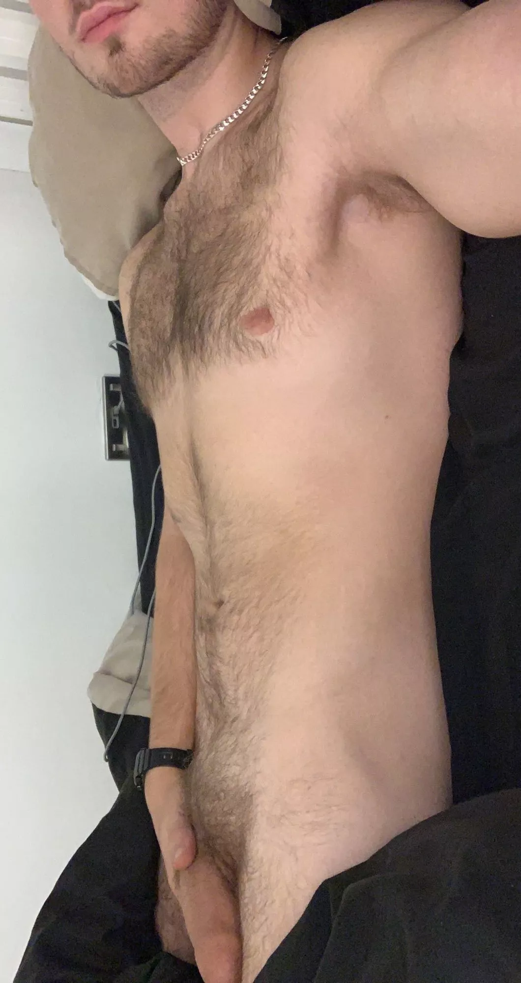 (23) Sunday in bed