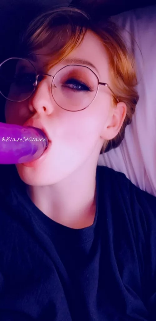 23/F One condition. The glasses stay on when I blow you. 🍆💦