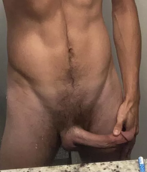 24[M] Thought i looked good while I was brushing my teeth, wanna use my cock instead of your tooth brush? 😉