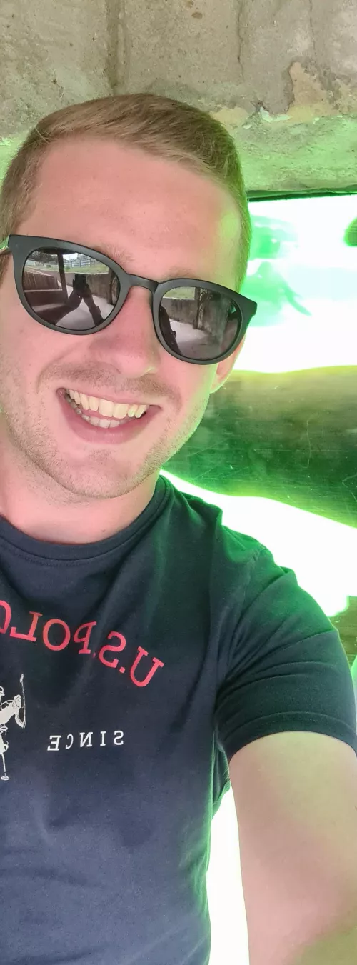 25UK - Looking for new friends, anyone else from the UK here? Happy to chat with anyone though :)