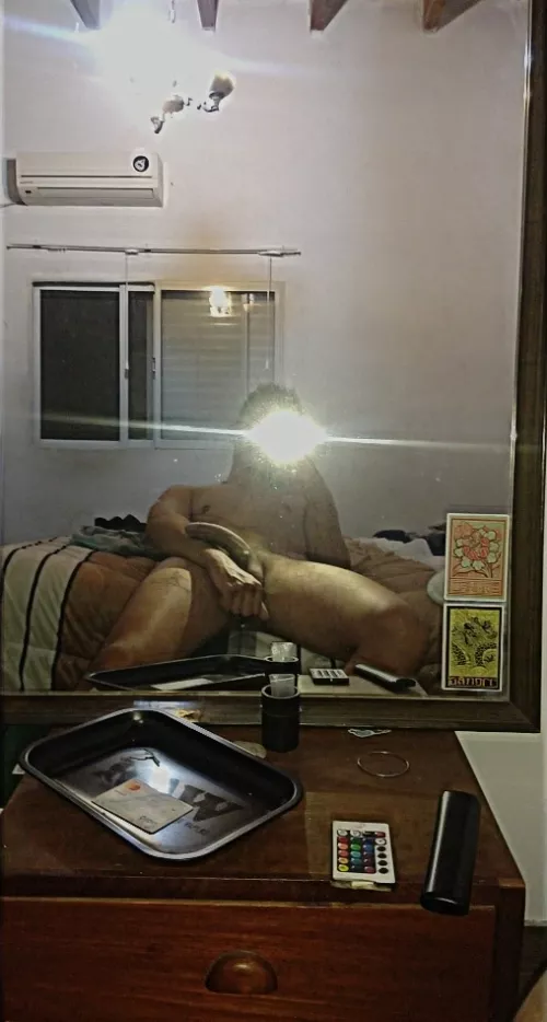 (26) bro come 2 play in my room