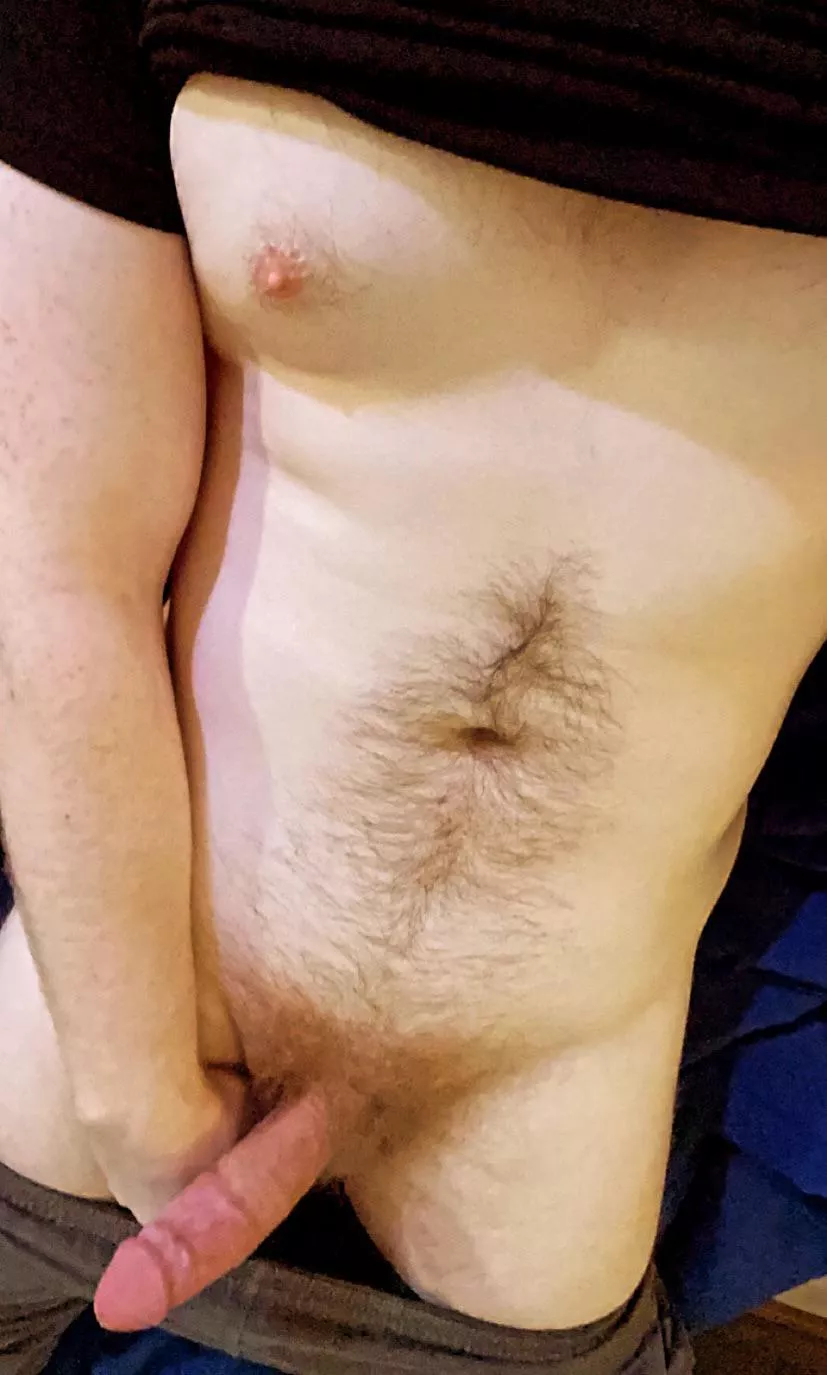 [29] I love bros that love slurping on cock 🤞🏼