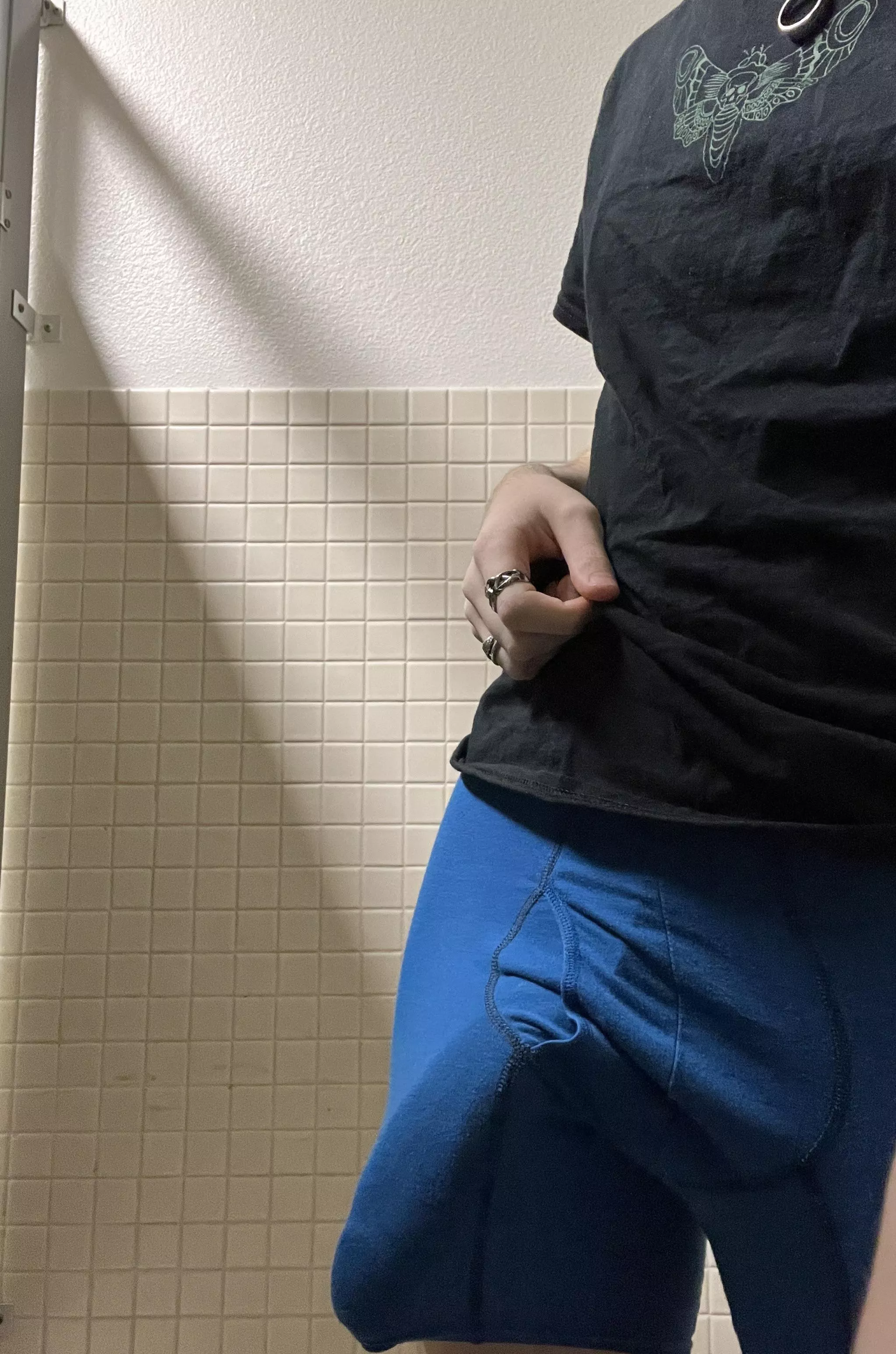 2Bulging2Hide