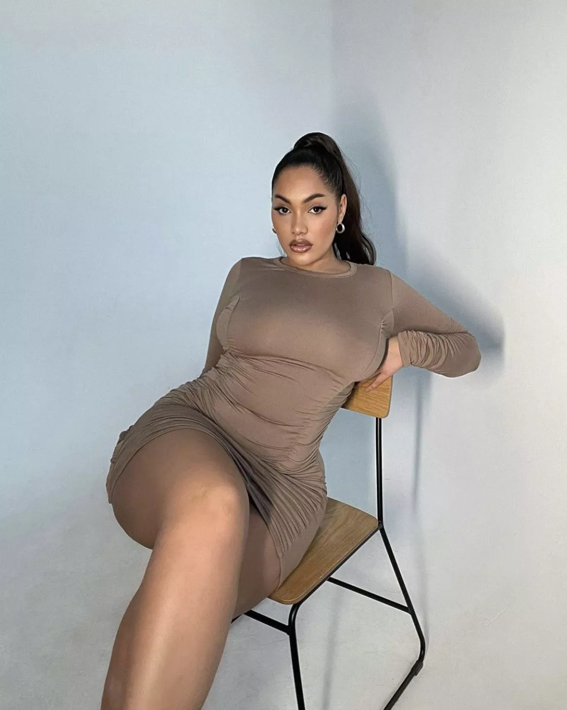 2busty2hide