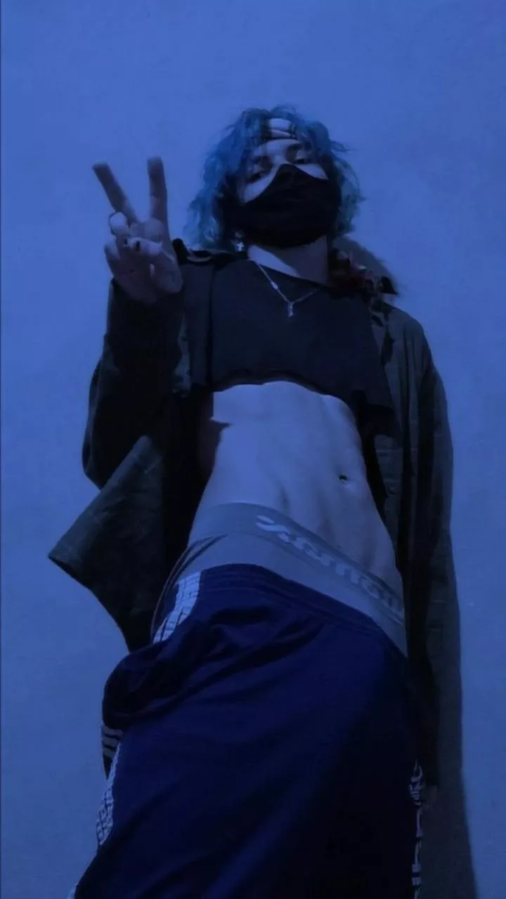 <3