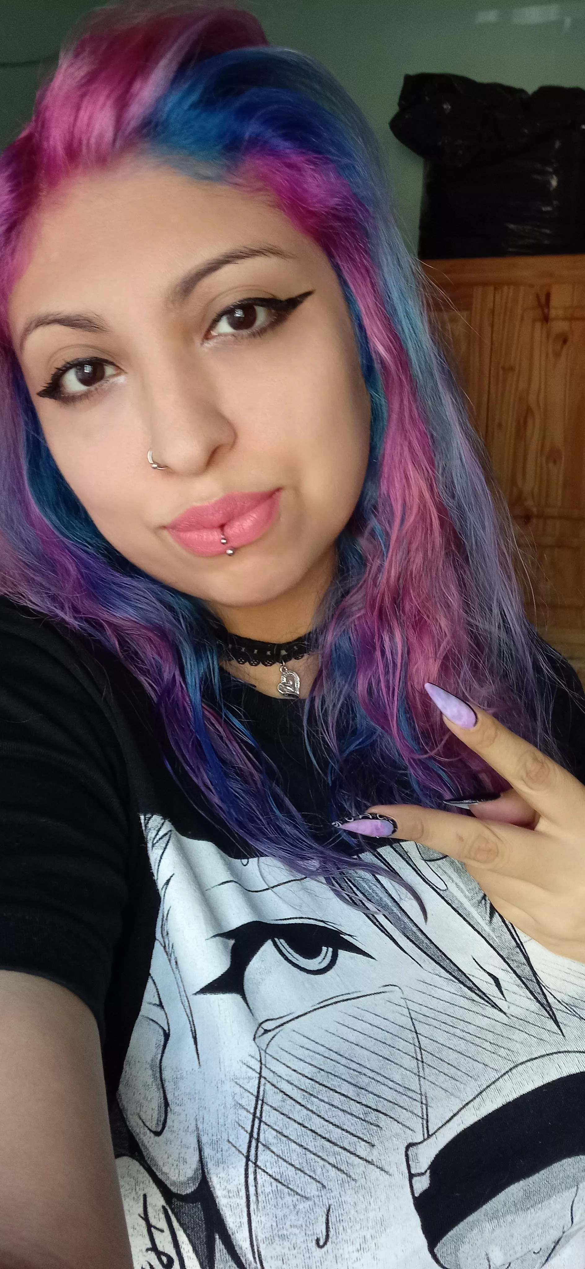 <3