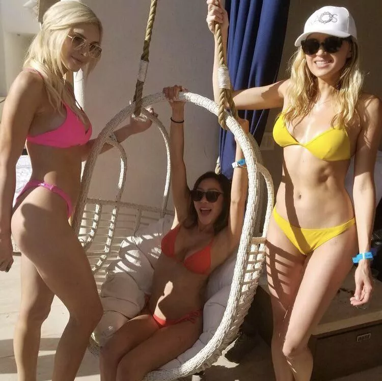 [3] bikinis