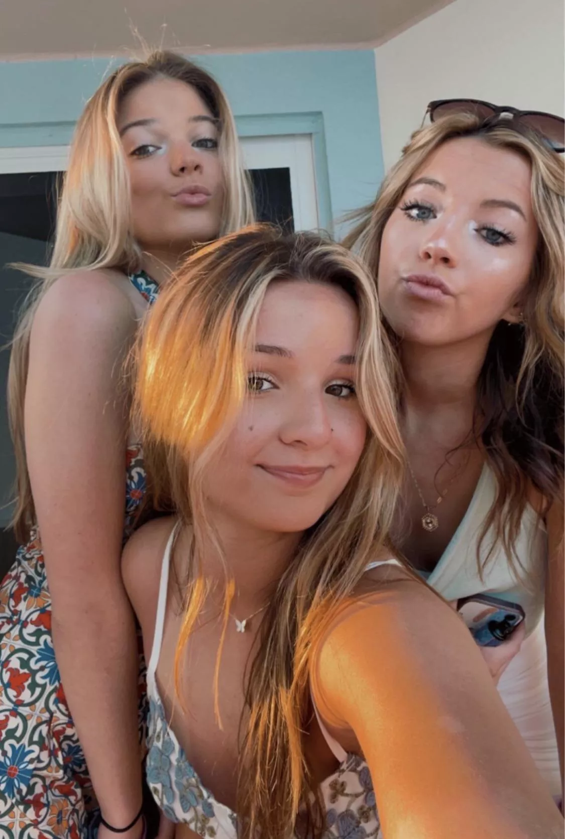 3 hotties