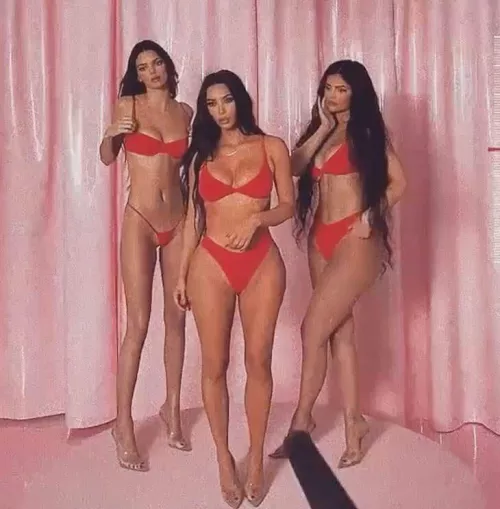 [3] Kim, Kylie or Kendall