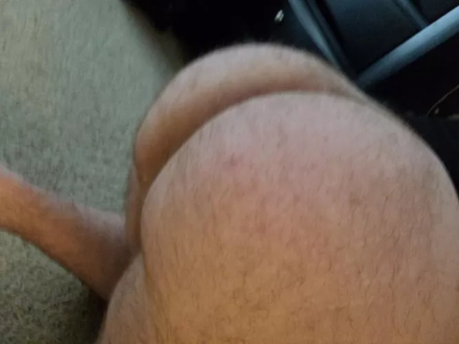 30 [m4m] bottom looking for a younger top SC sexybottom2222