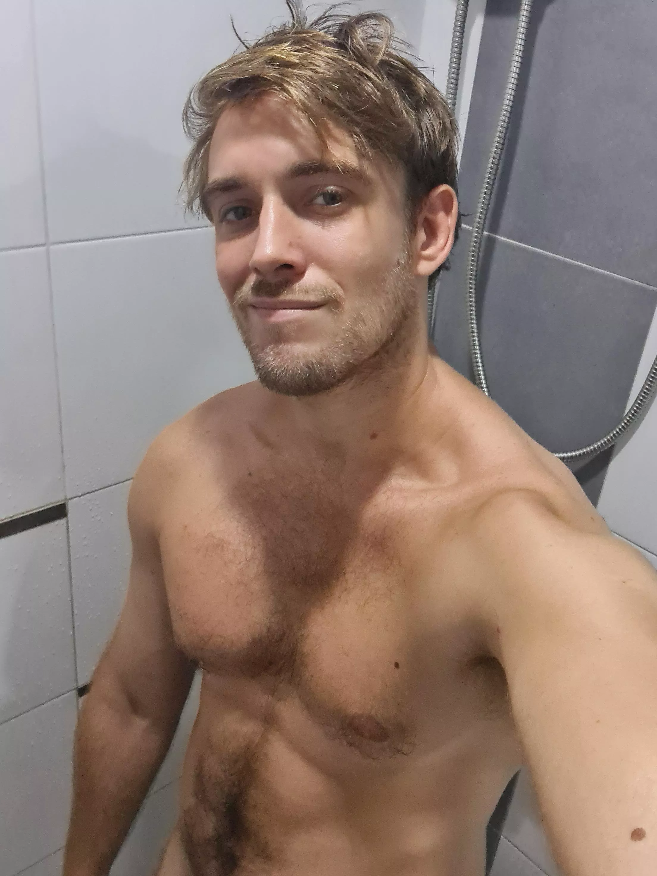 (31) 🚿