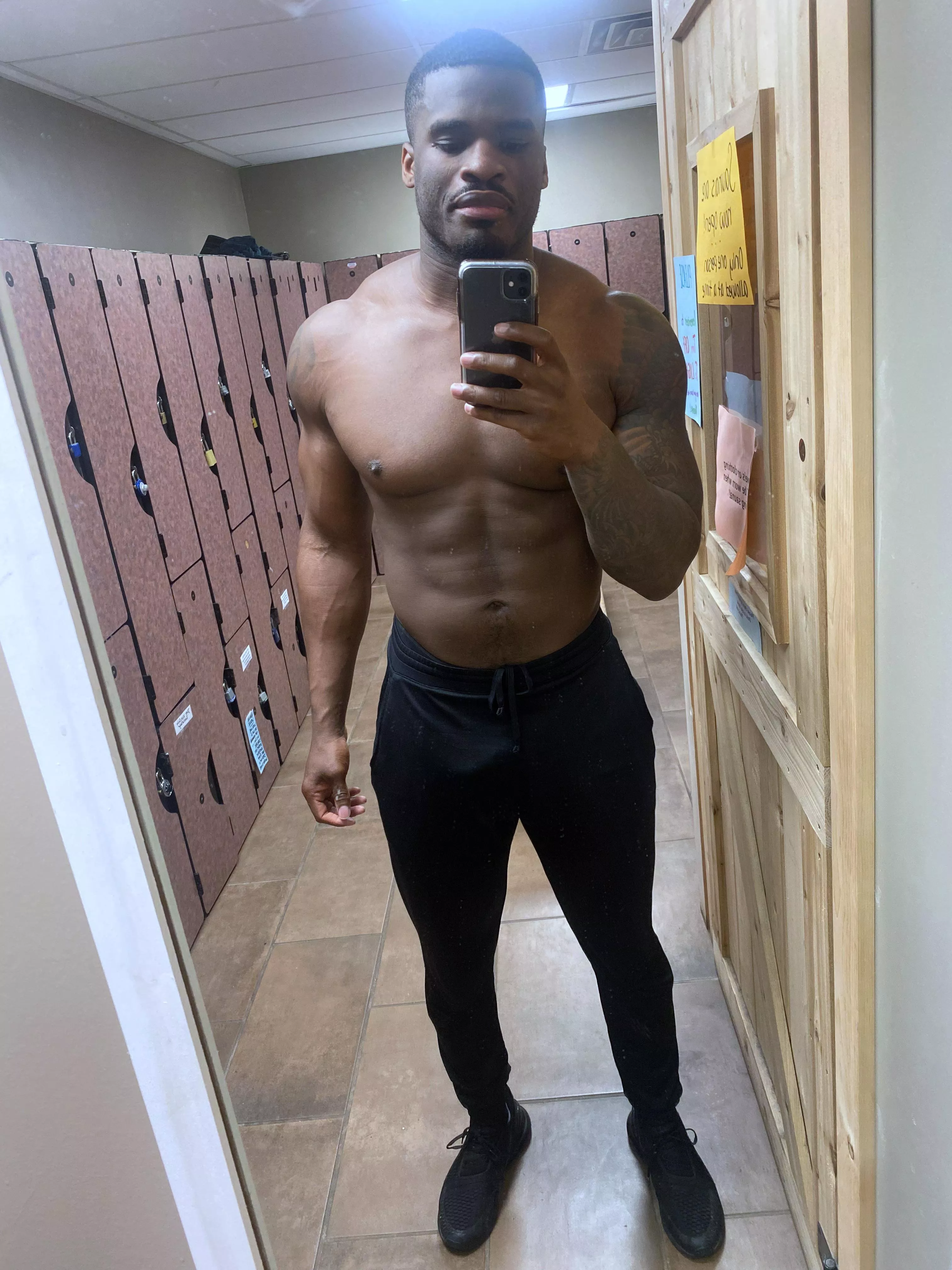 31 (M) 6’3 235