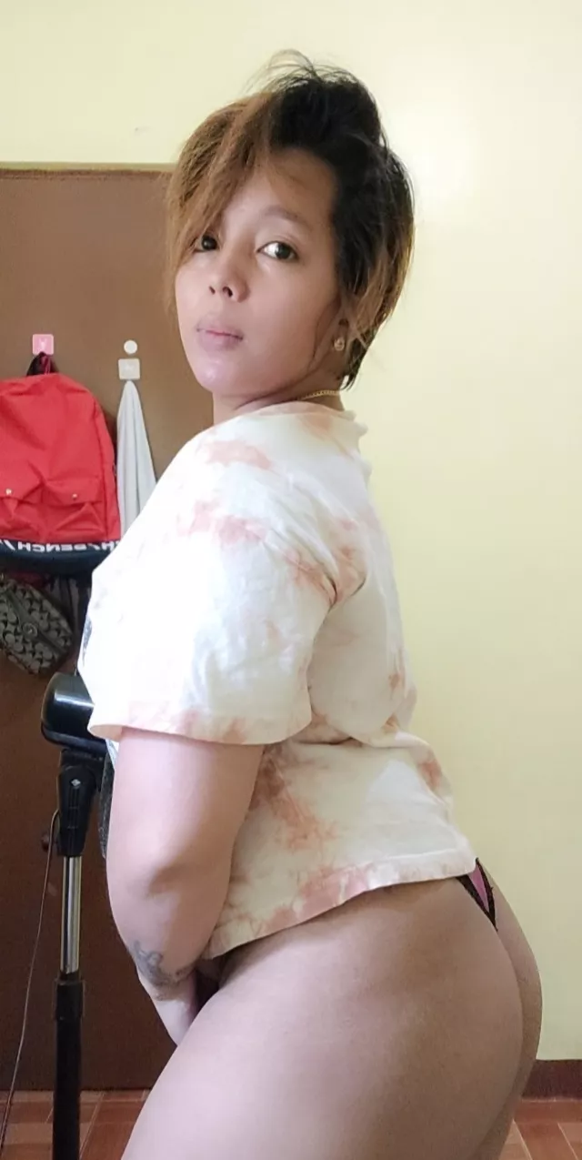 33 f Philippines