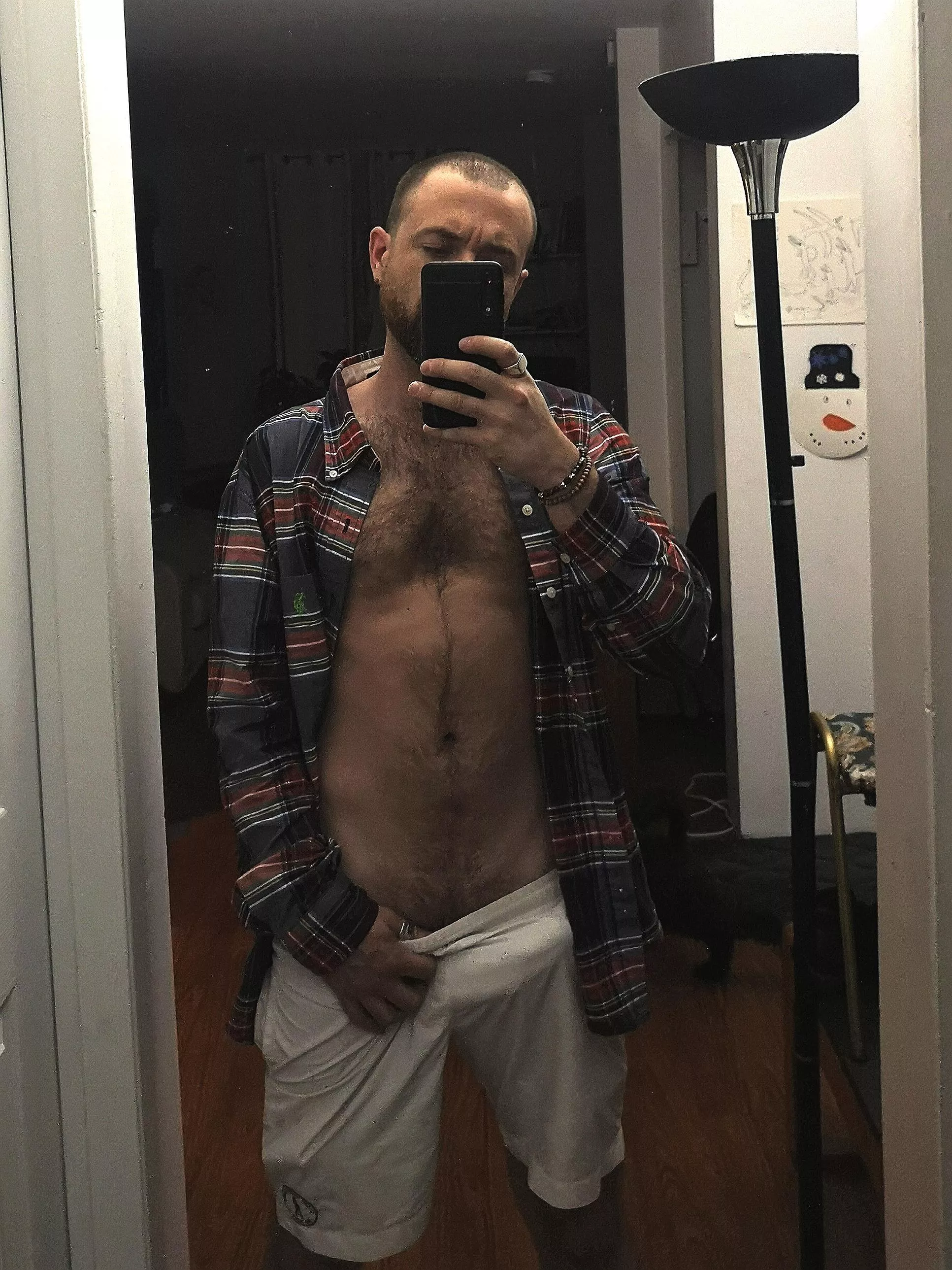 (36) bulge time 🍆🍆🍆 not sure about this picture. upvote if you disagree! 😏🤨