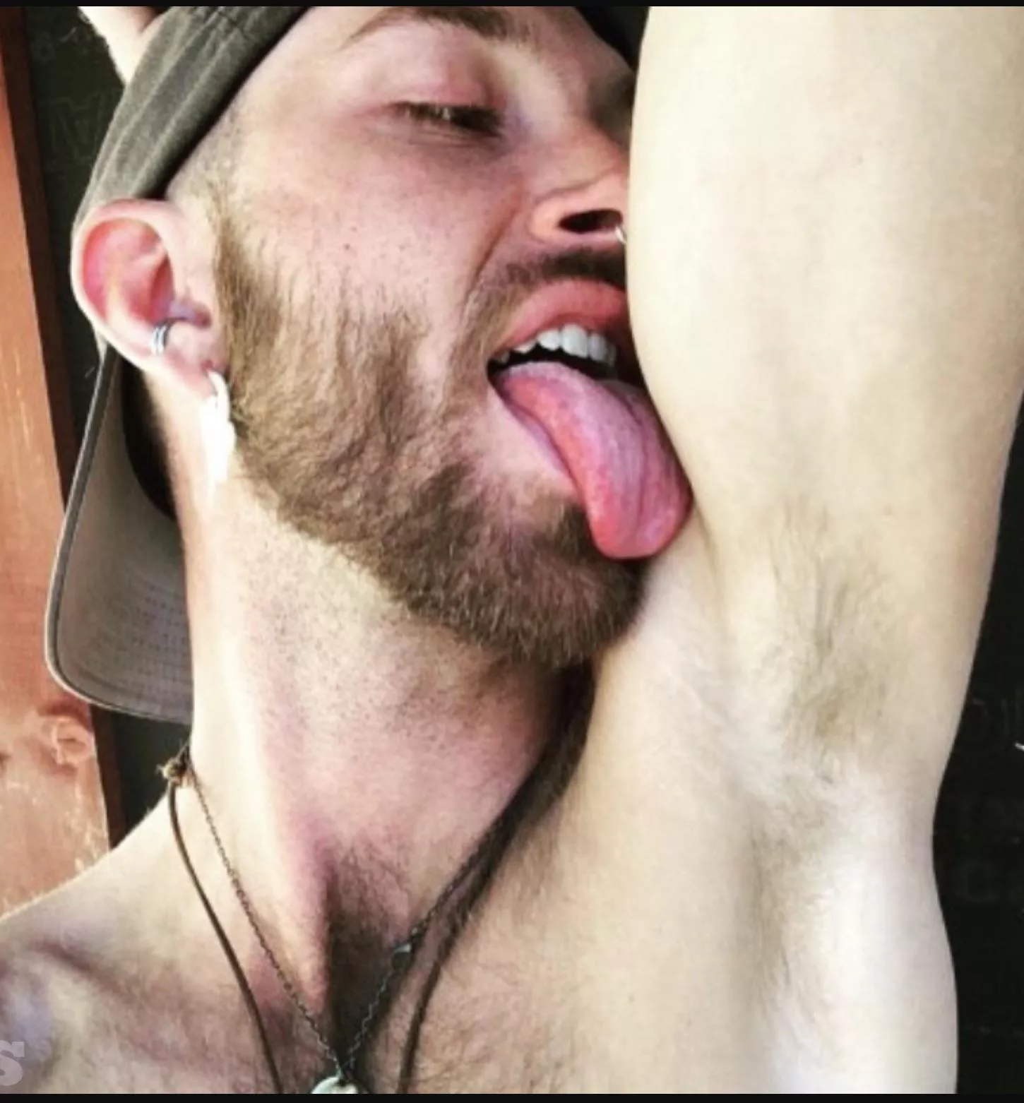 37m love the smell of ripe pits(Selfie) 37m love the smell of ripe pits(Selfie)