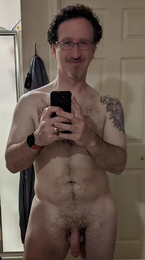 [39] Feeling fresh and clean for bed after my shower, orange, and nasal rinse post live training. 🙂☀️