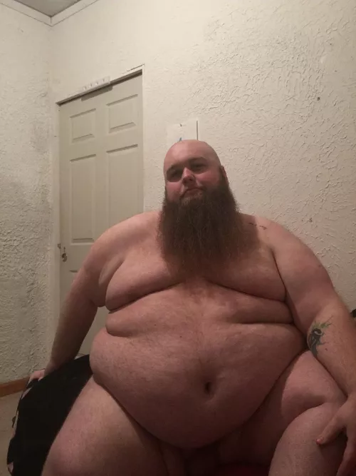39M 6’ 480 lbs also average sized uncut cock (if that matters at all)