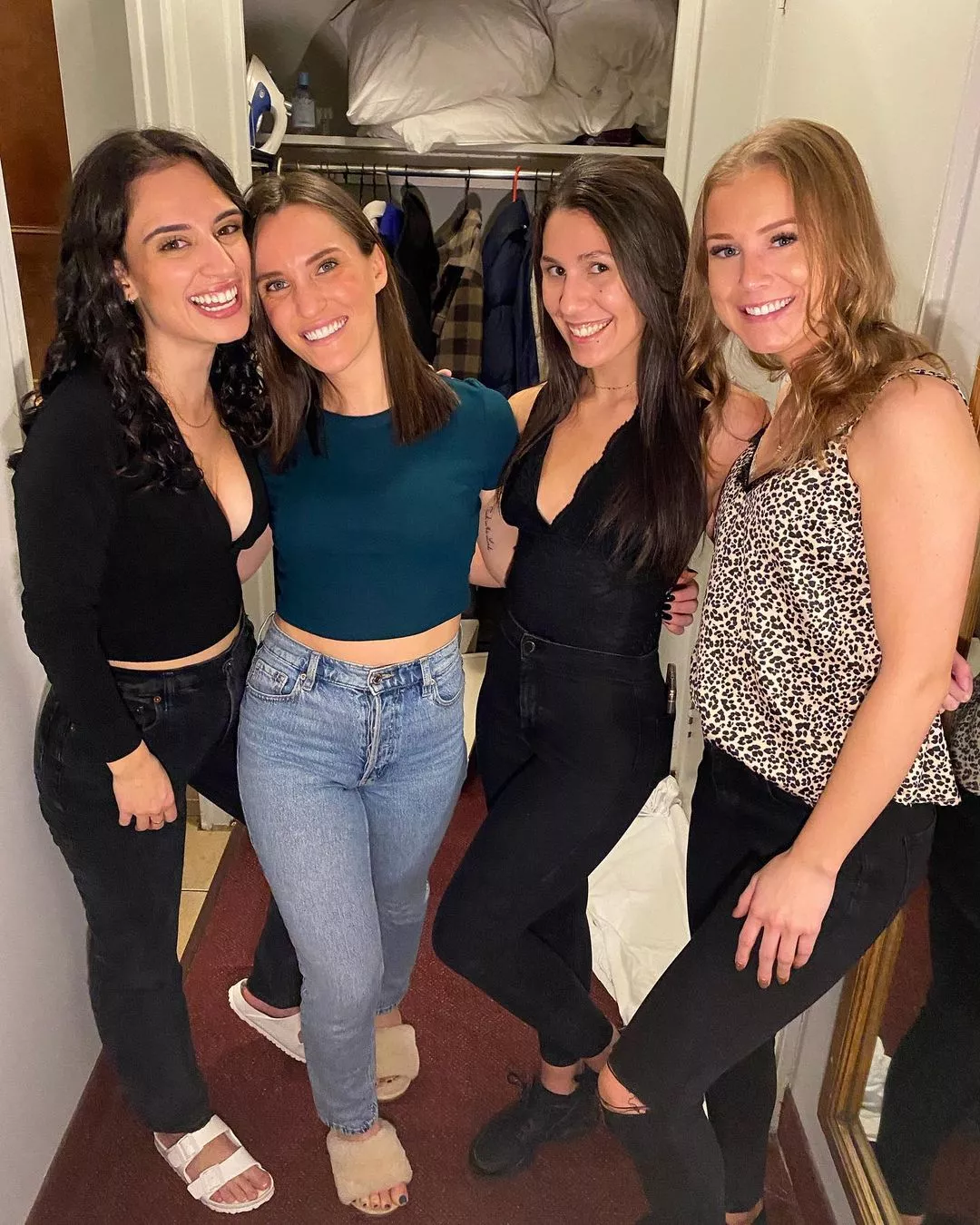 [4] College BFFs