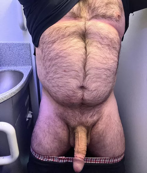 [40] Dadbod at 20,000 feet. Anyone care to join me, it’ll be a tight fit, but a fun time.