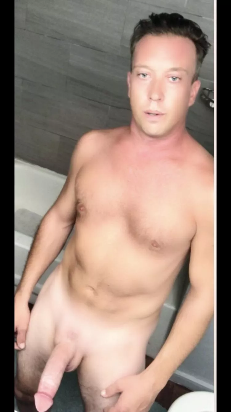 (40) in New Jersey with 10” cock that’s made for sex