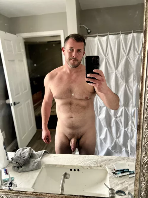 [40] I’ve been hitting the gym hard the last few weeks and I think it’s starting to payoff!