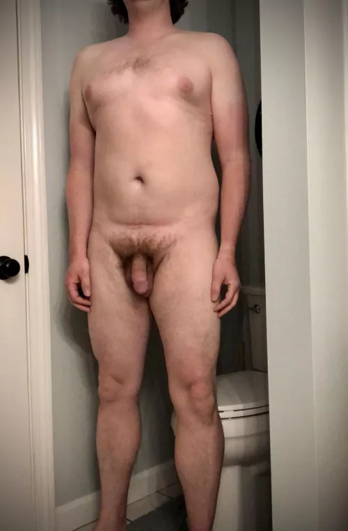 [41M - 6’0” - 216 lbs] I feel incredibly good today. Starting to love my body. I hope others like it.