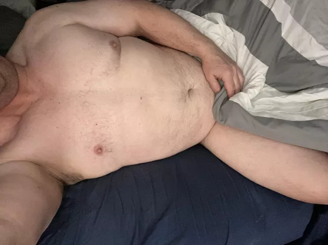 [47] Daddy is waiting for you in bed baby…who wants to see what’s under the covers? Send a chat and let’s talk it over….