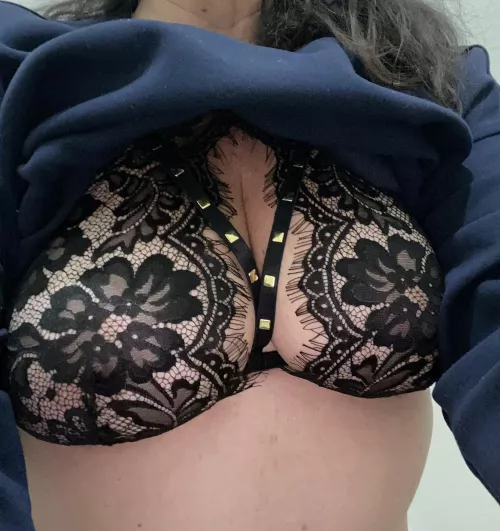47 (f). Want to see more? Let me know but have pics plz