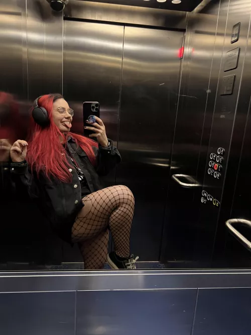 4ft 8” little cutie 🥰