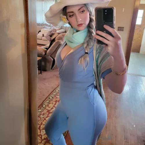 5' 11 Gamer girl, I'm probably taller than you 😈