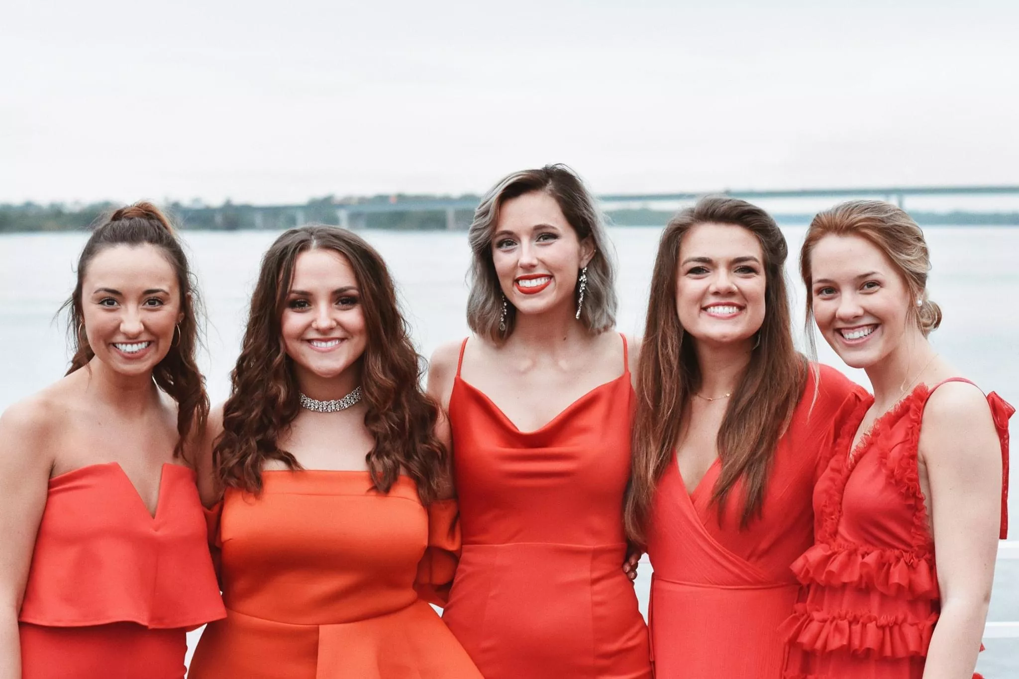 [5] Ladies in Red