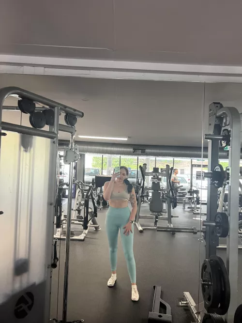 5’11” of mostly legs 🤪 [f]