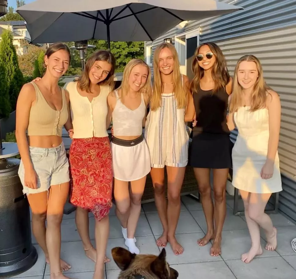 [6] College girls and a dog
