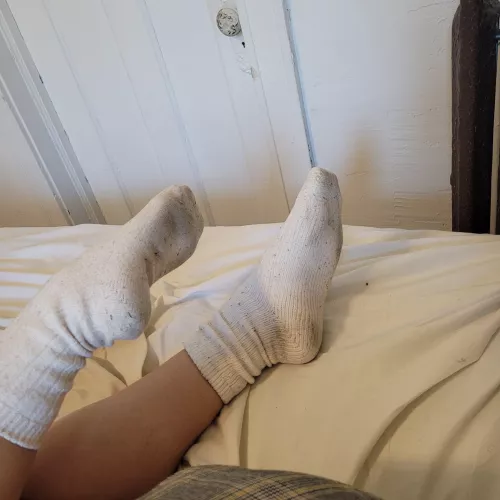 6 miles later in boots and warm weather... Still Want a Sniff? 😇