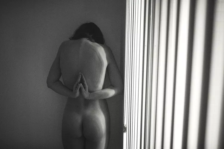 6’1 by the window [f]