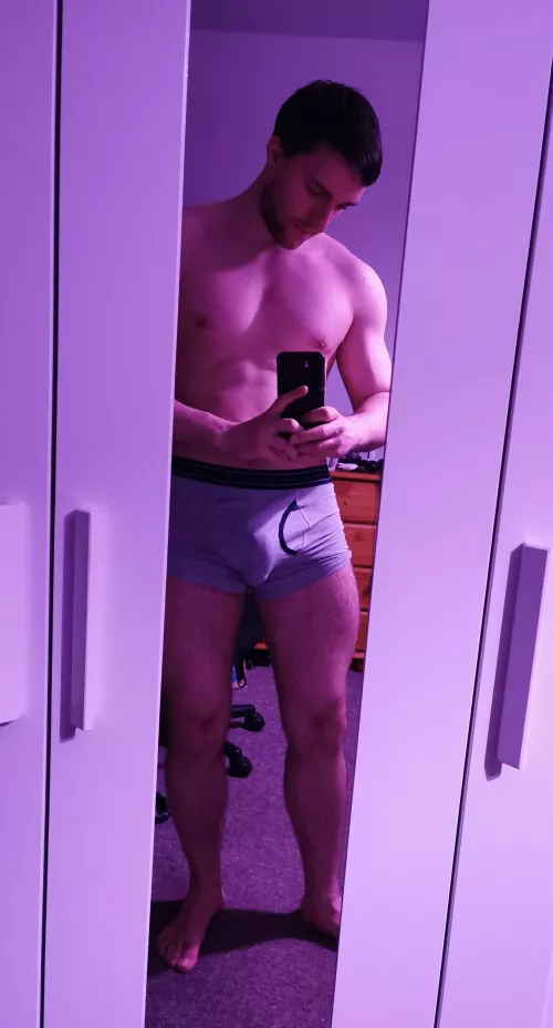 A friendly neighbourhood SFW post among the nice dicks 😂 Gymming coming along nicely!