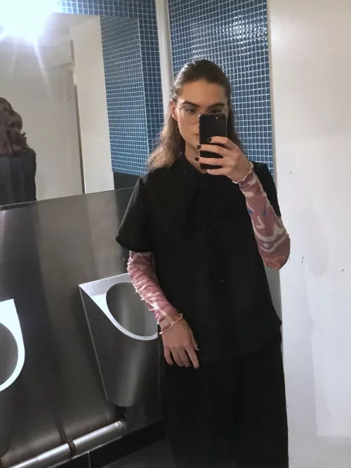 After an awkward interaction with a man who told me “this is the men’s room”, I went into the hallway and peed on the floor 😇🤭