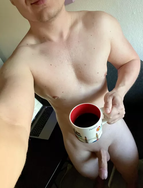 After this long Easter weekend I definitely need a big mug of coffee to keep rocking ☕️