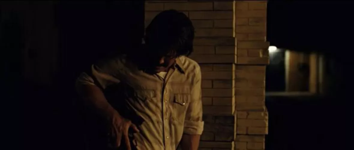 After trying to get closer to the people in power in this land, I felt something sharp on my side and one of those guards must’ve been tailing me ever since I left the arena. Now I’m injured and someone out there clearly wants to capture me...