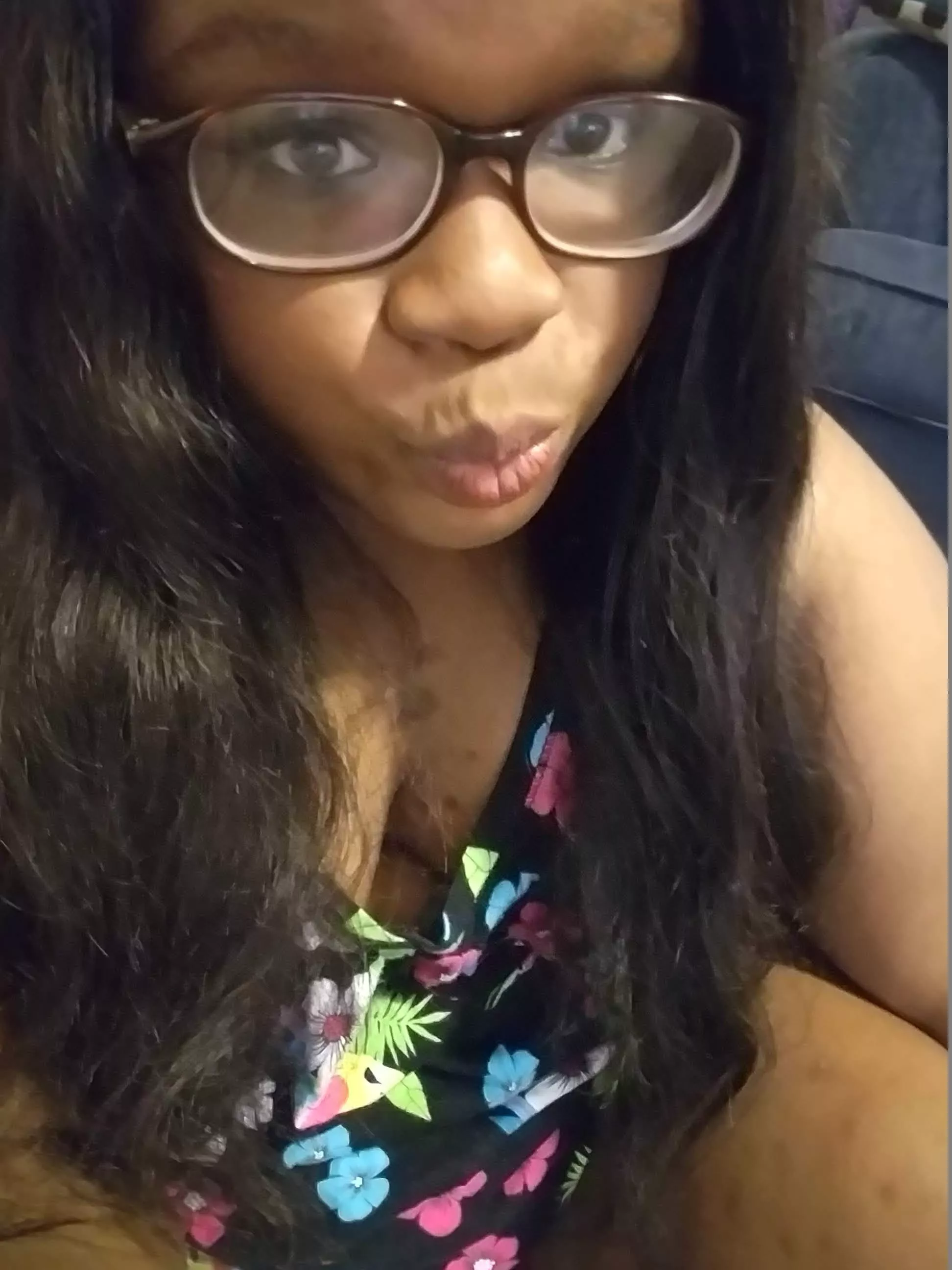 Aha... found a picture of me NOT lying in bed with my glasses on. Lol... Apparently, the kissy face has always been my thing. 😅 Aha... found a picture of me NOT lying in bed with my glasses on. Lol... Apparently, the kissy face has always been my thing. 😅