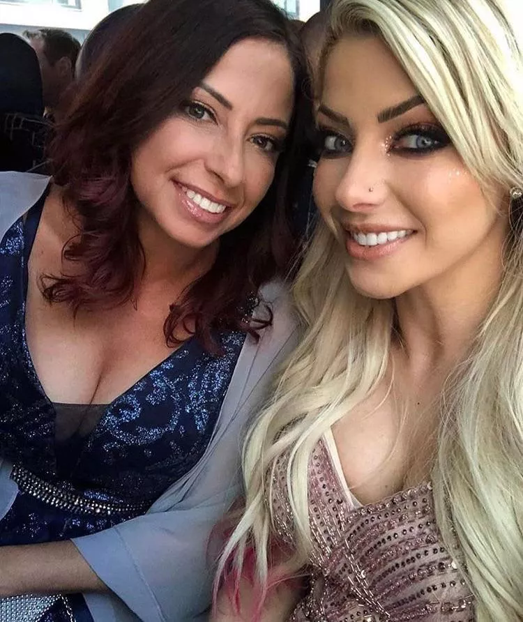 Alexa Bliss with her mom