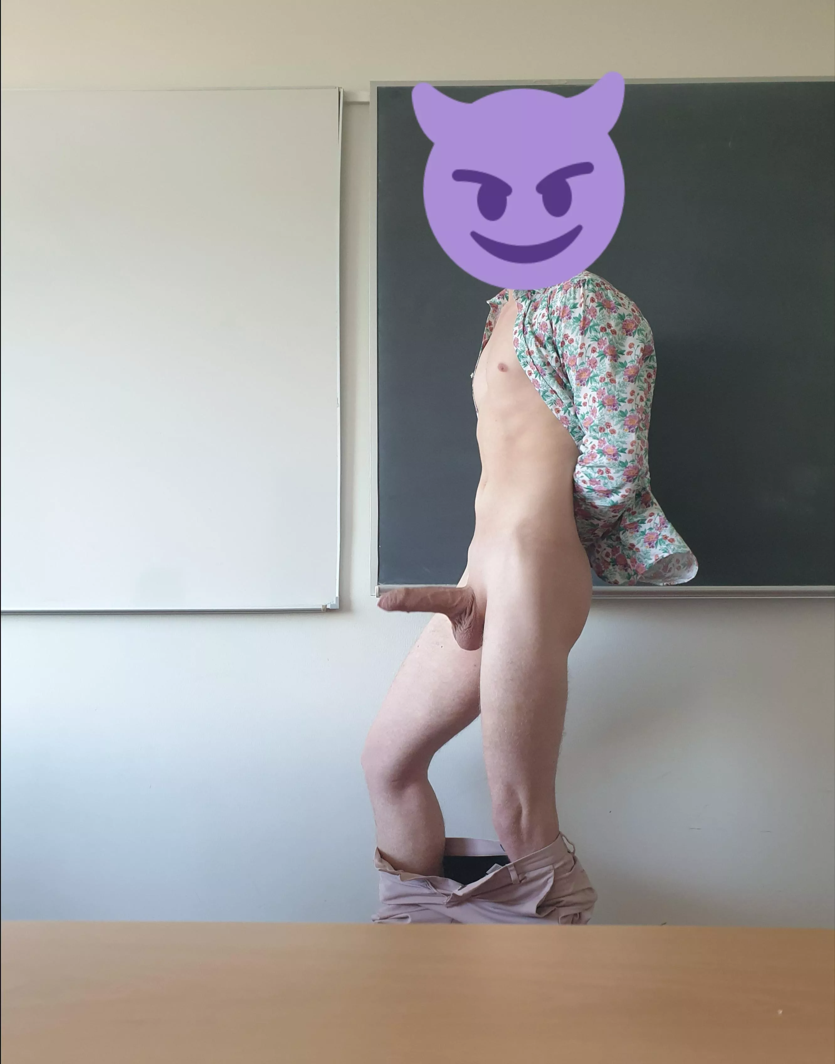 All boys should be naked at school... it's so much fun 🙈🙈