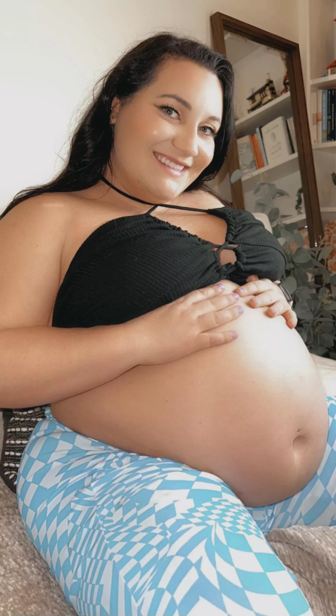 Allllllll belly 🖤💙