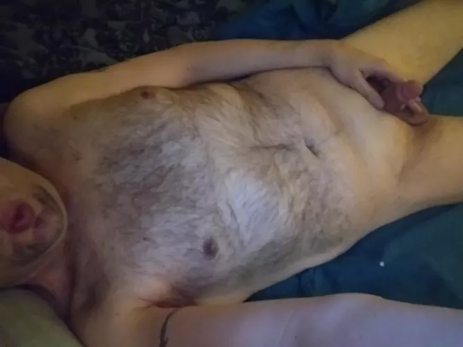 Almost 40 year old bi curious man..... been single for a decade 😩