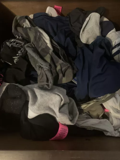 Alone with my cousin’s panties for the weekend 🤤🍆