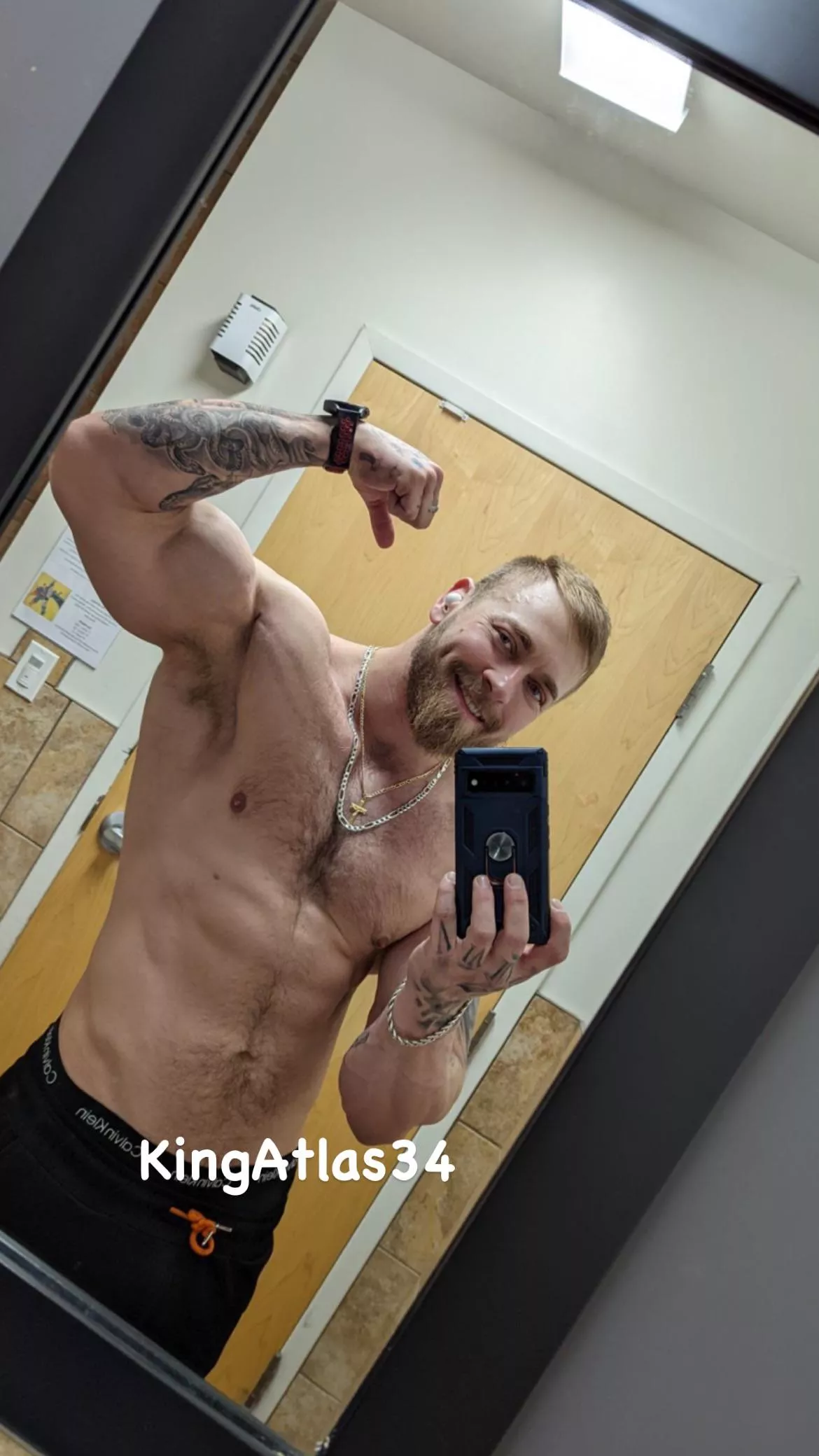 Already at the gym 😜 gotta work hard so I can dominate my subs