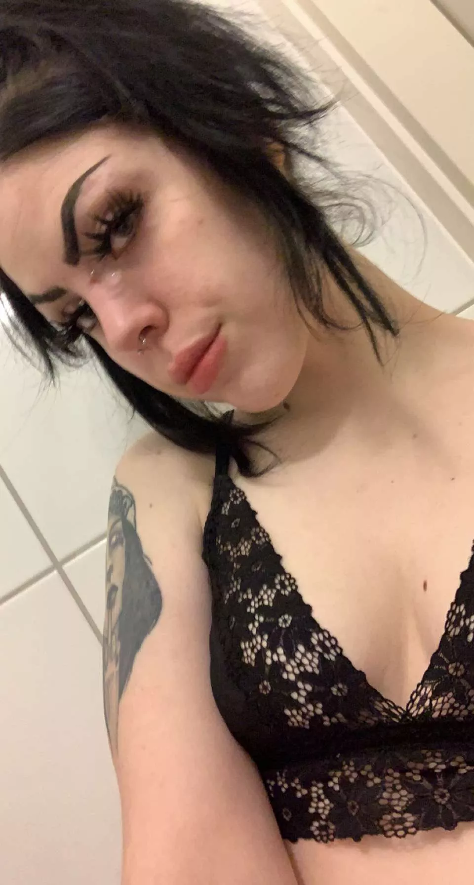 am I cute? 🤭🖤