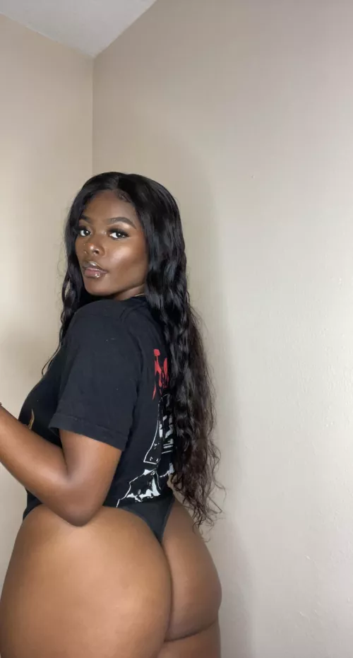 Am I the curvy goth girlfriend you’ve been asking for?