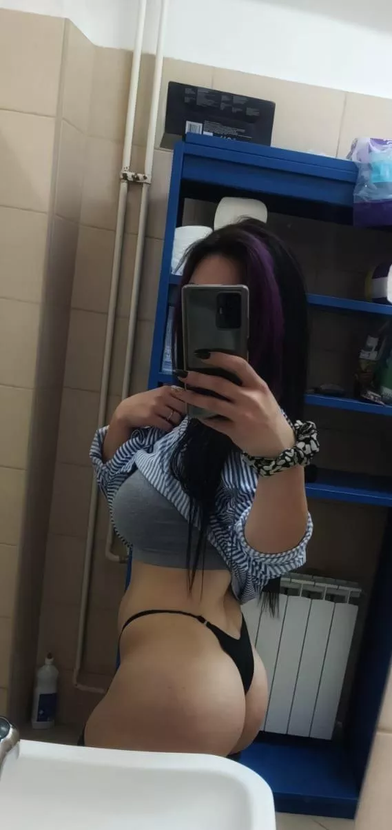 Another exciting day at work! [F]