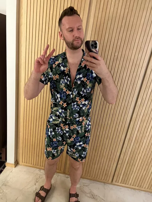 Any beauts fancy trying to set up a regular group for overwatch? Looking for chilled, sassy and salty players for causal play Prefer to play tank/support but can play dps if needed 😂 ideally uk/Europe based but east coast is cool and preferably Englis